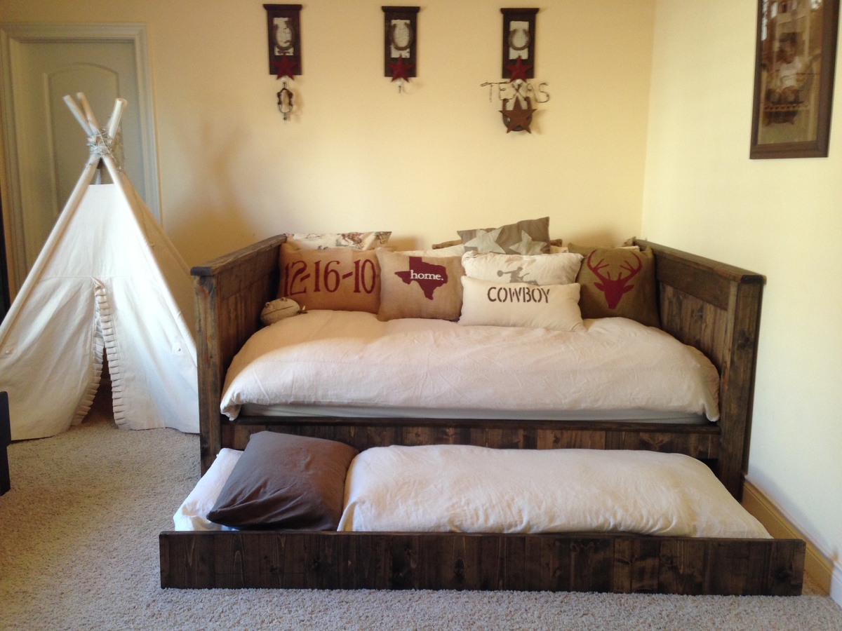 Daybed That Turns Into A Queen Bed